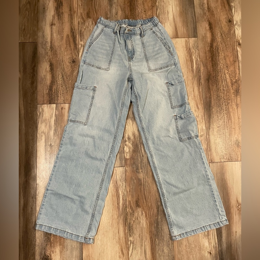 Wide Leg Cargo Jeans